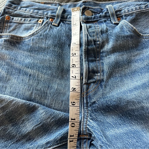 Levi’s 501 VINTAGE 1993 High Rise Straight Leg Light Wash Blue Distressed, 31x32 - Picture 10 of 16